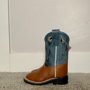 Toddler cowboy boot size 6